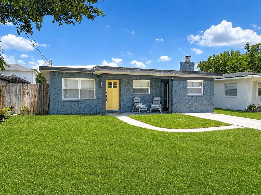 Photo of 3313 W Kathleen Street, Tampa, FL 33607 (MLS # TB8528914)