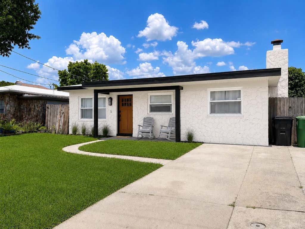 Photo of 3313 W Kathleen Street, Tampa, FL 33607 (MLS # TB8528914)