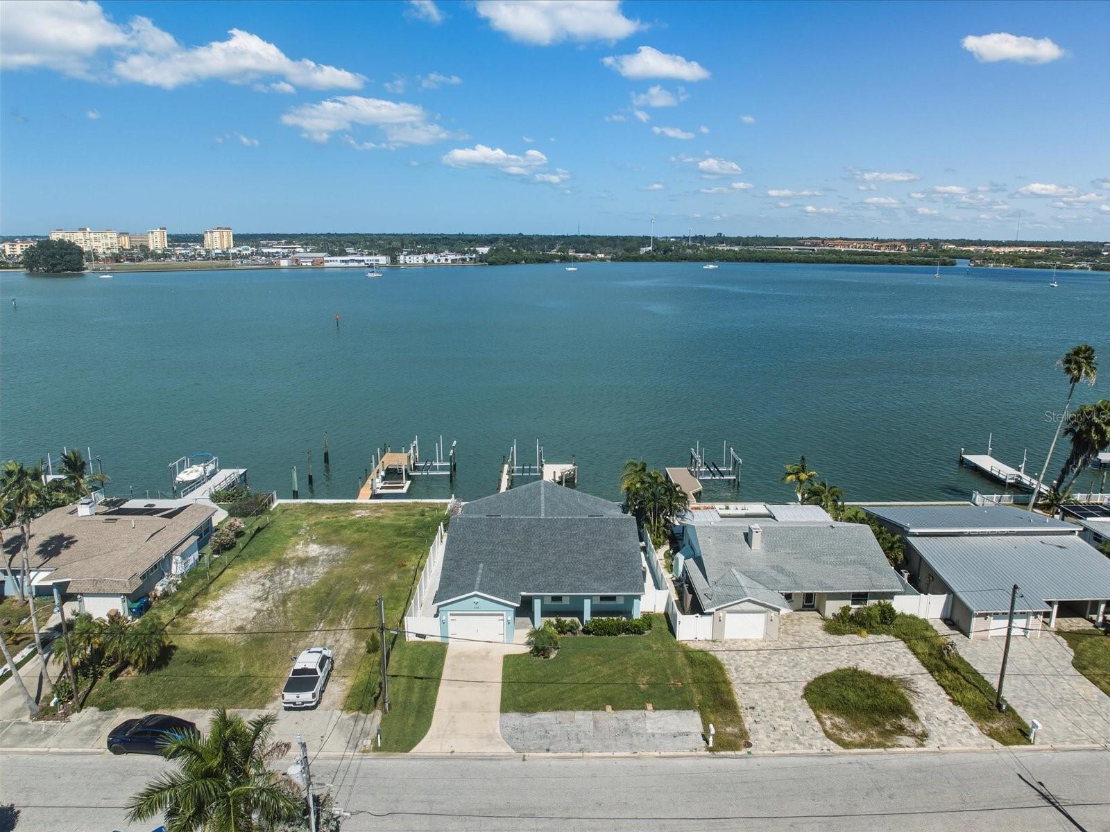 828 BAY POINT DRIVE