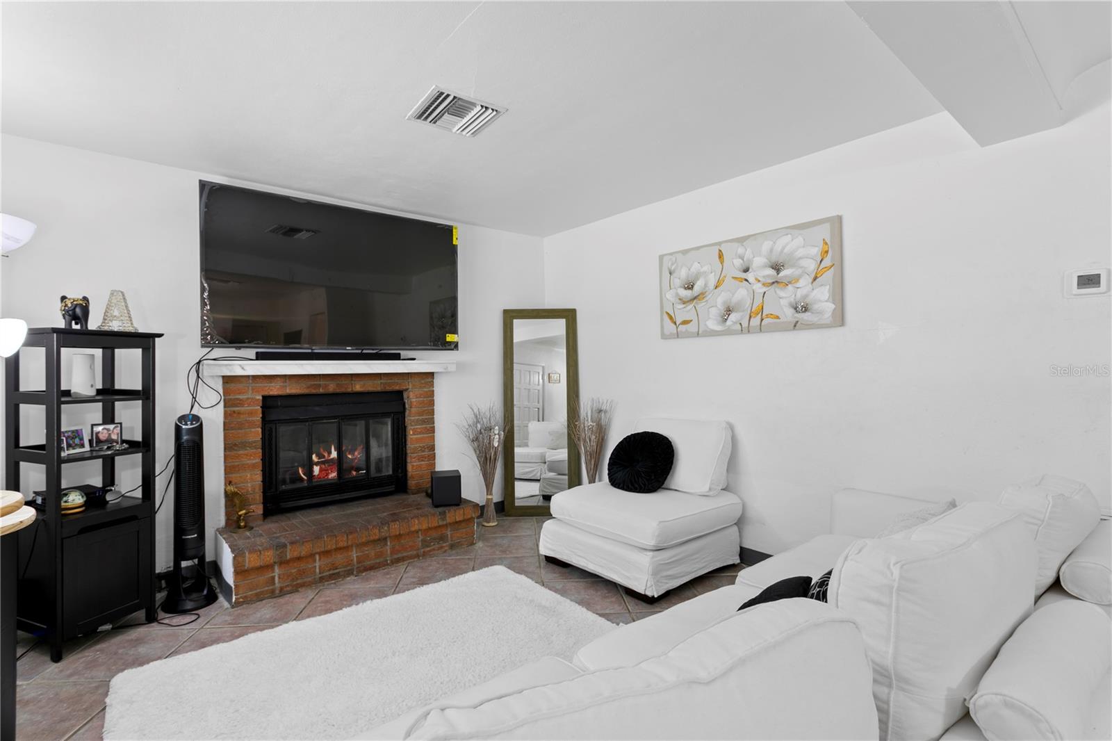 KELLY JOHN ALEX-GOODELL SUB - Residential Lease