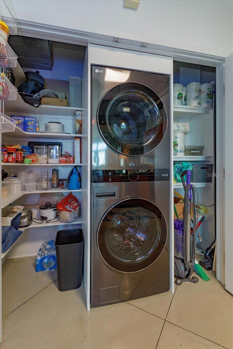 THORNTON PARK CENTRAL CONDO - Residential Lease