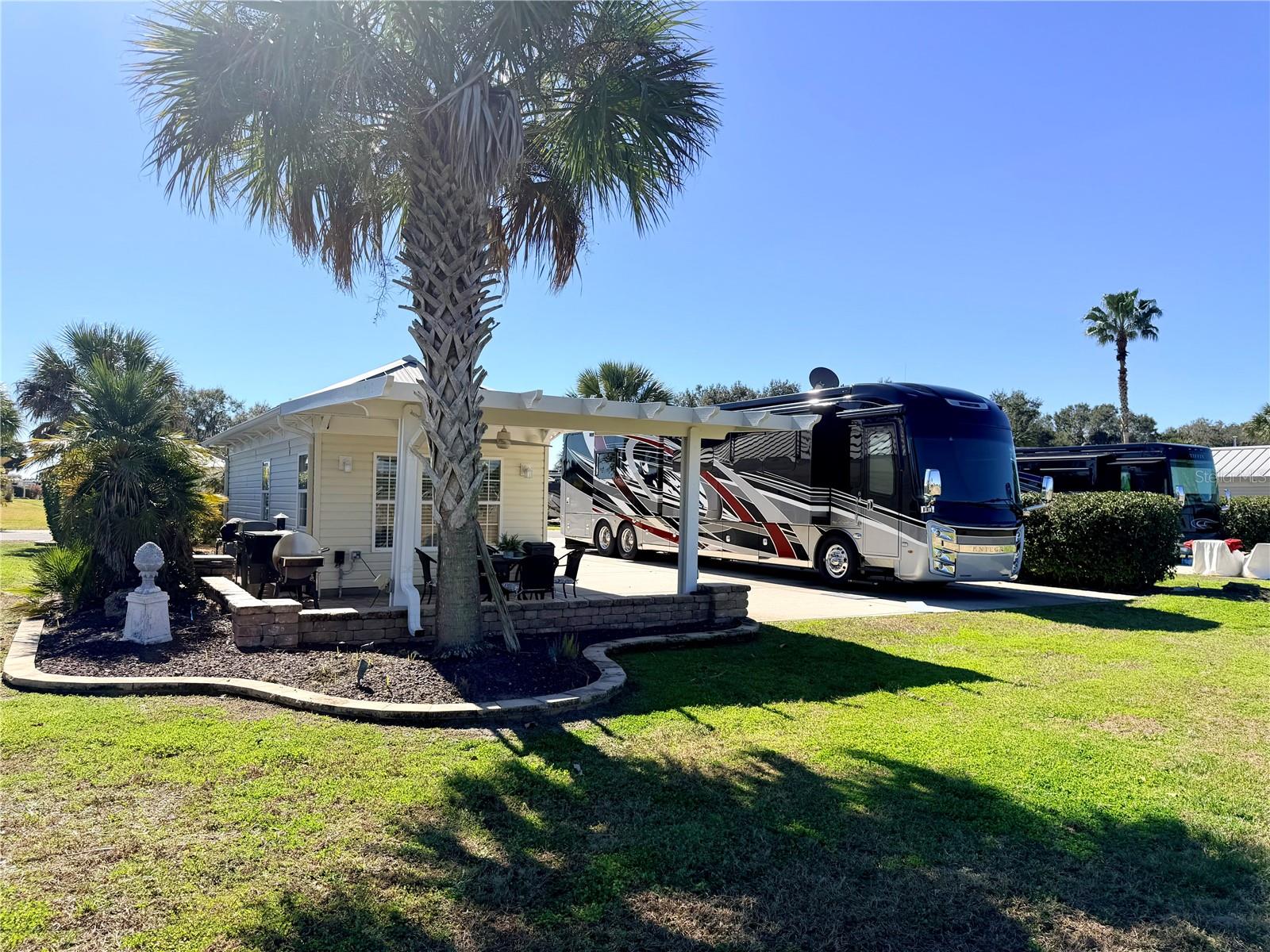 FLORIDA GRANDE MOTOR COACH RESIDENCE - Land