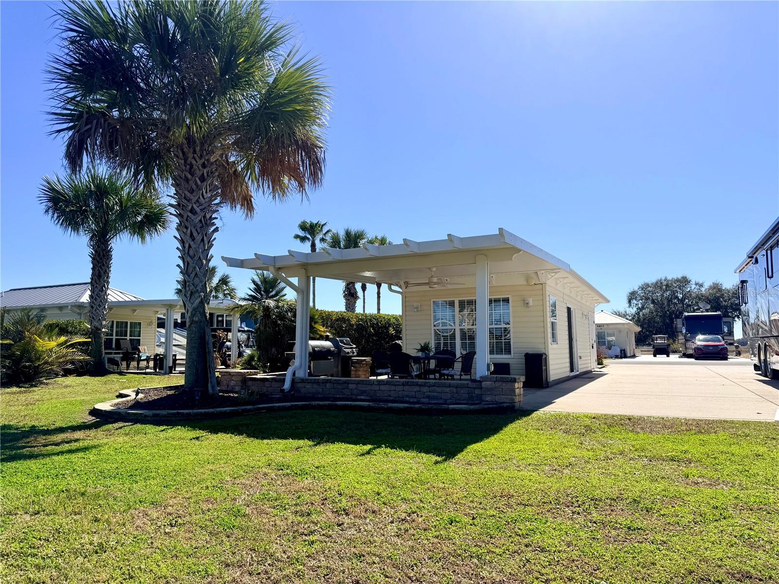 FLORIDA GRANDE MOTOR COACH RESIDENCE - Land