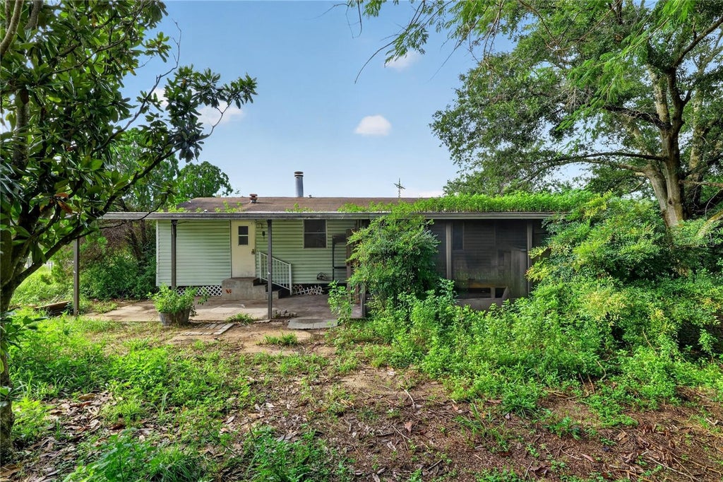 Photo of 9550 Silverbend Drive, Dade City, FL 33525 (MLS # O6440124)