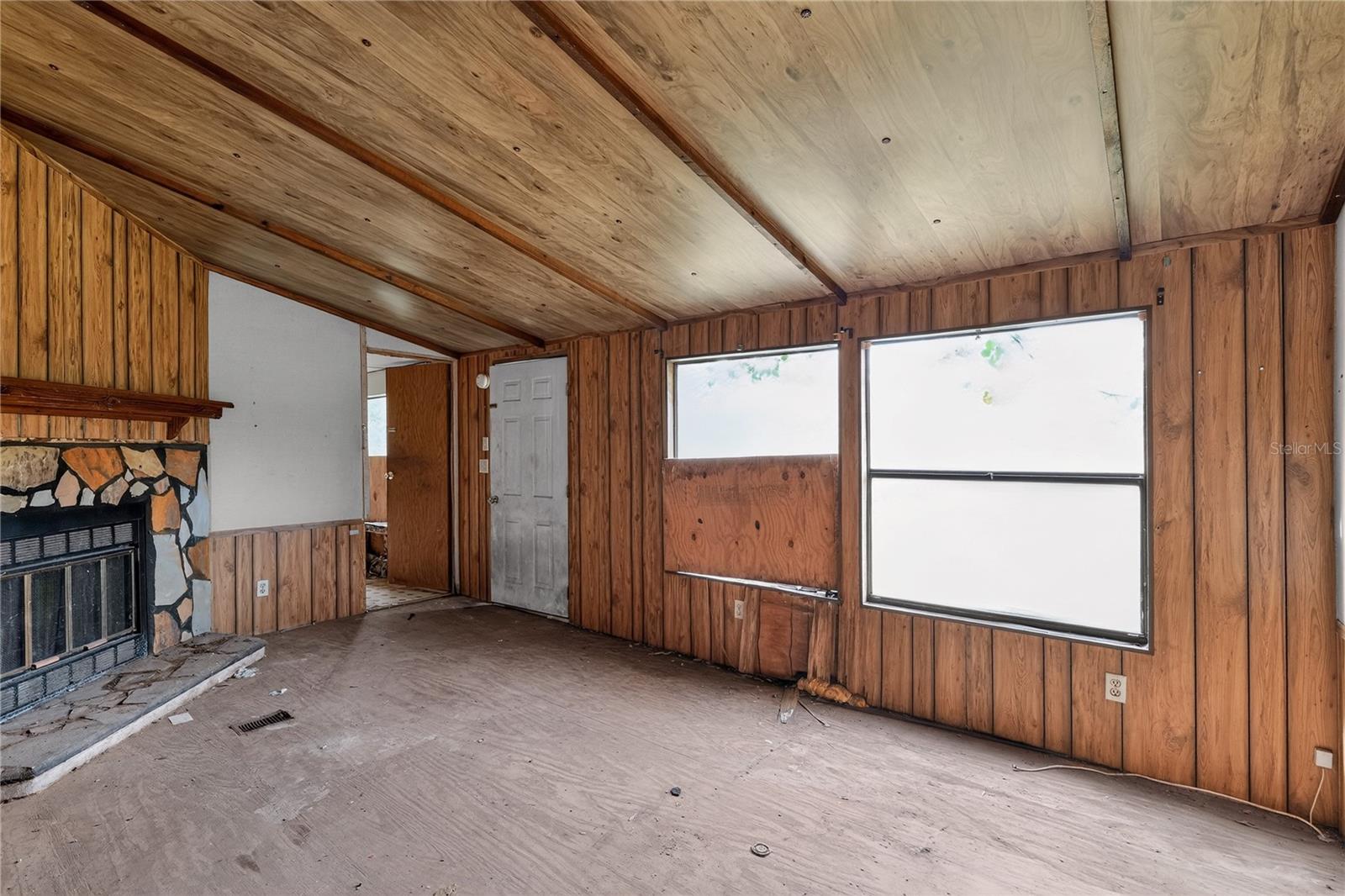 9550 SILVERBEND DRIVE