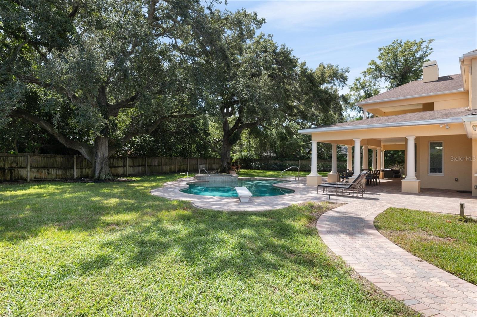 BELLEAIR ESTATES - Residential