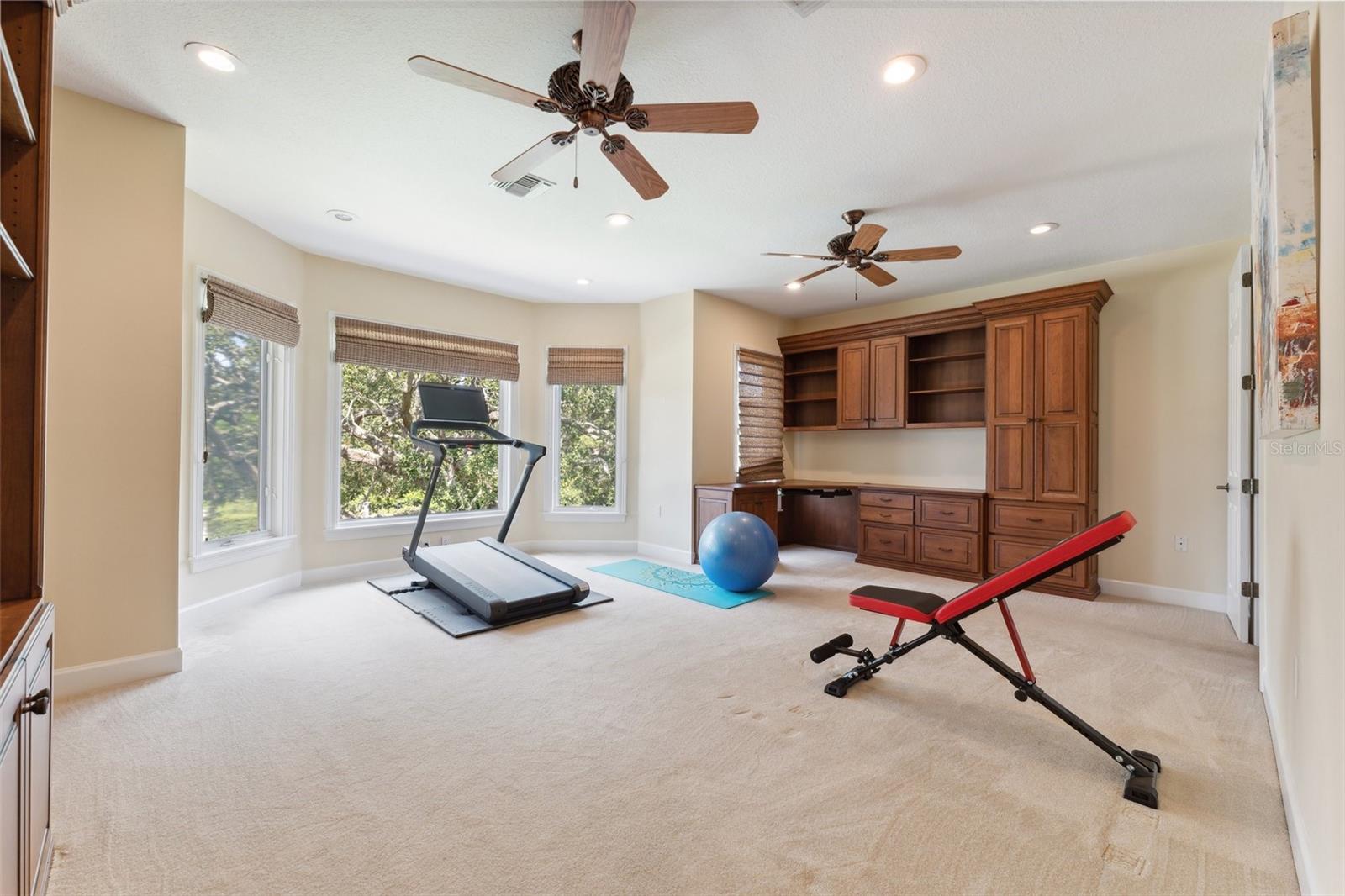 BELLEAIR ESTATES - Residential