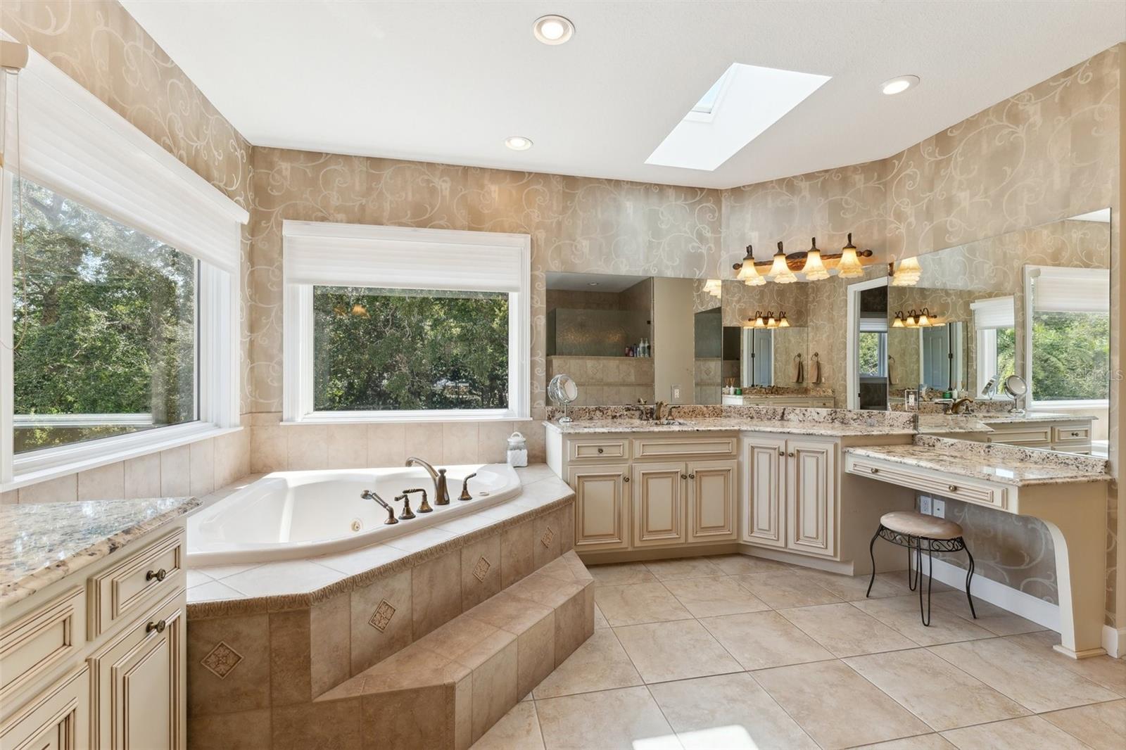 BELLEAIR ESTATES - Residential