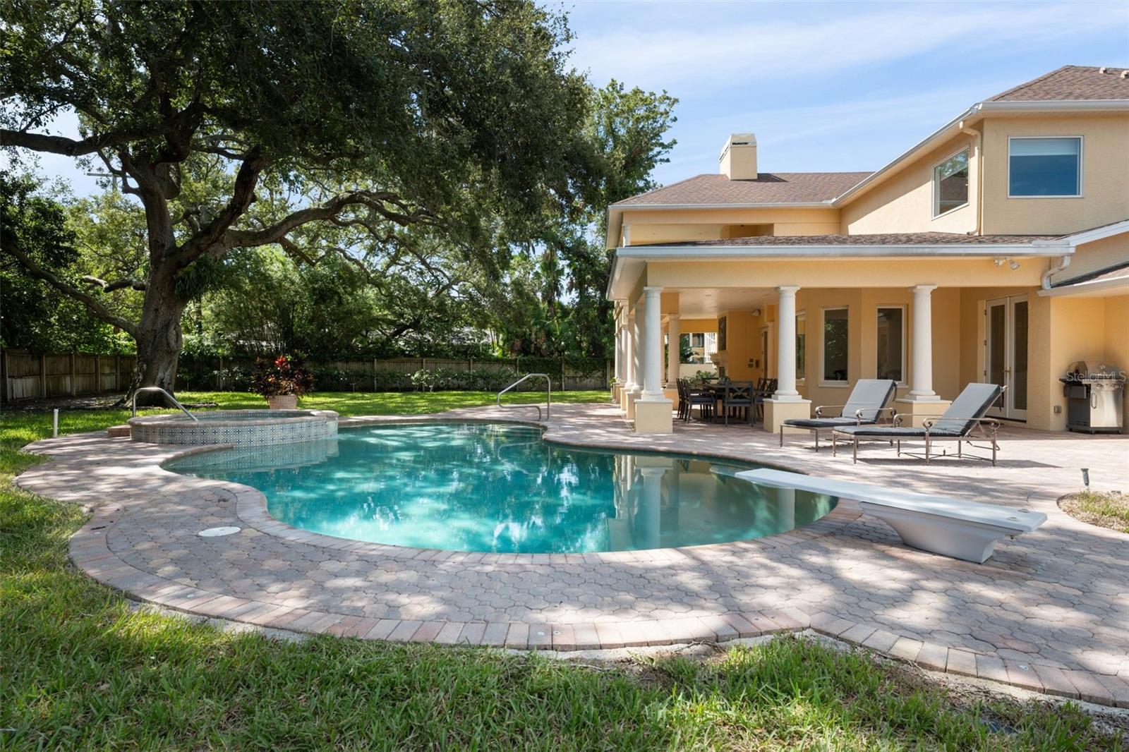 BELLEAIR ESTATES - Residential