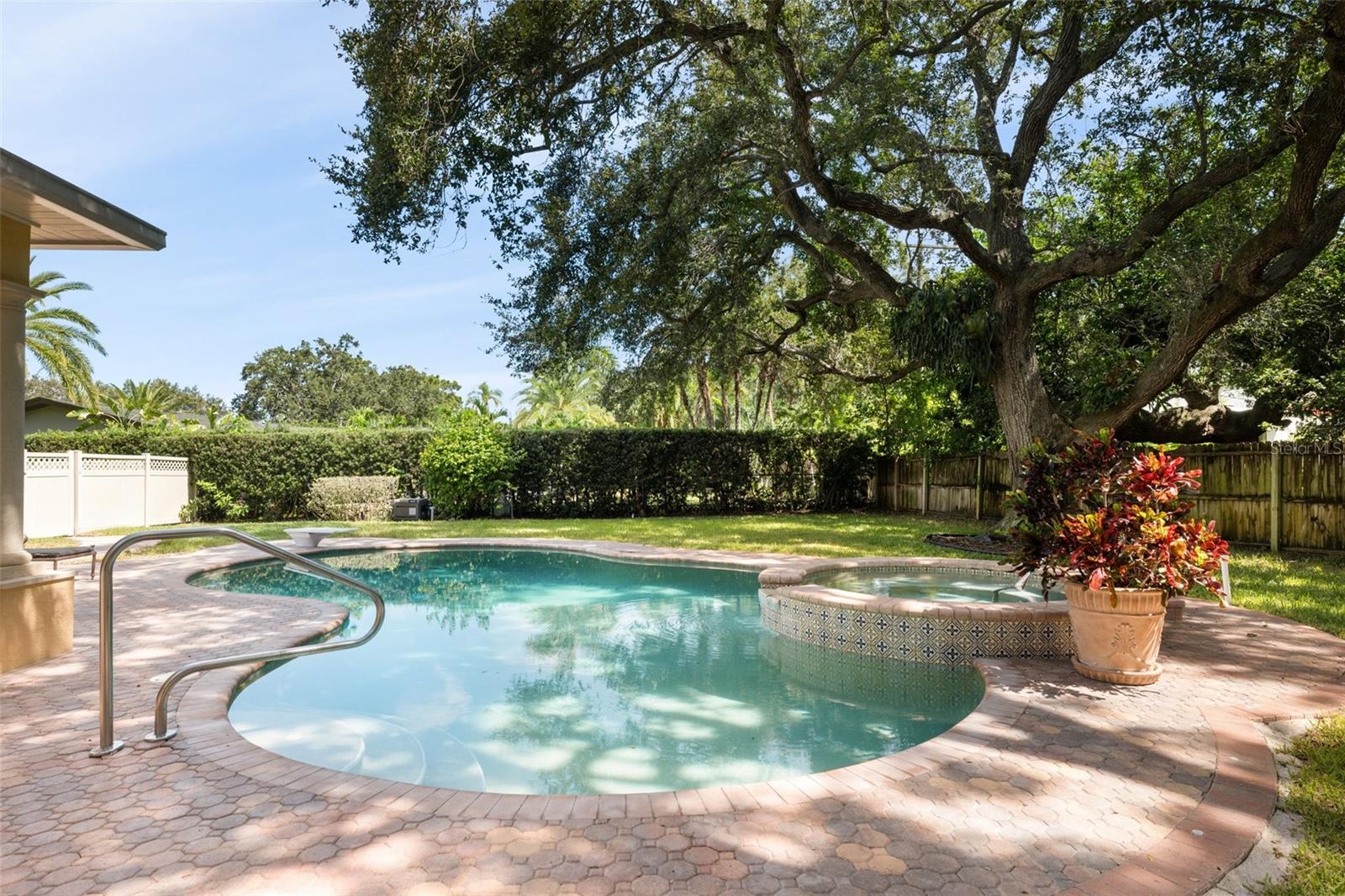 BELLEAIR ESTATES - Residential