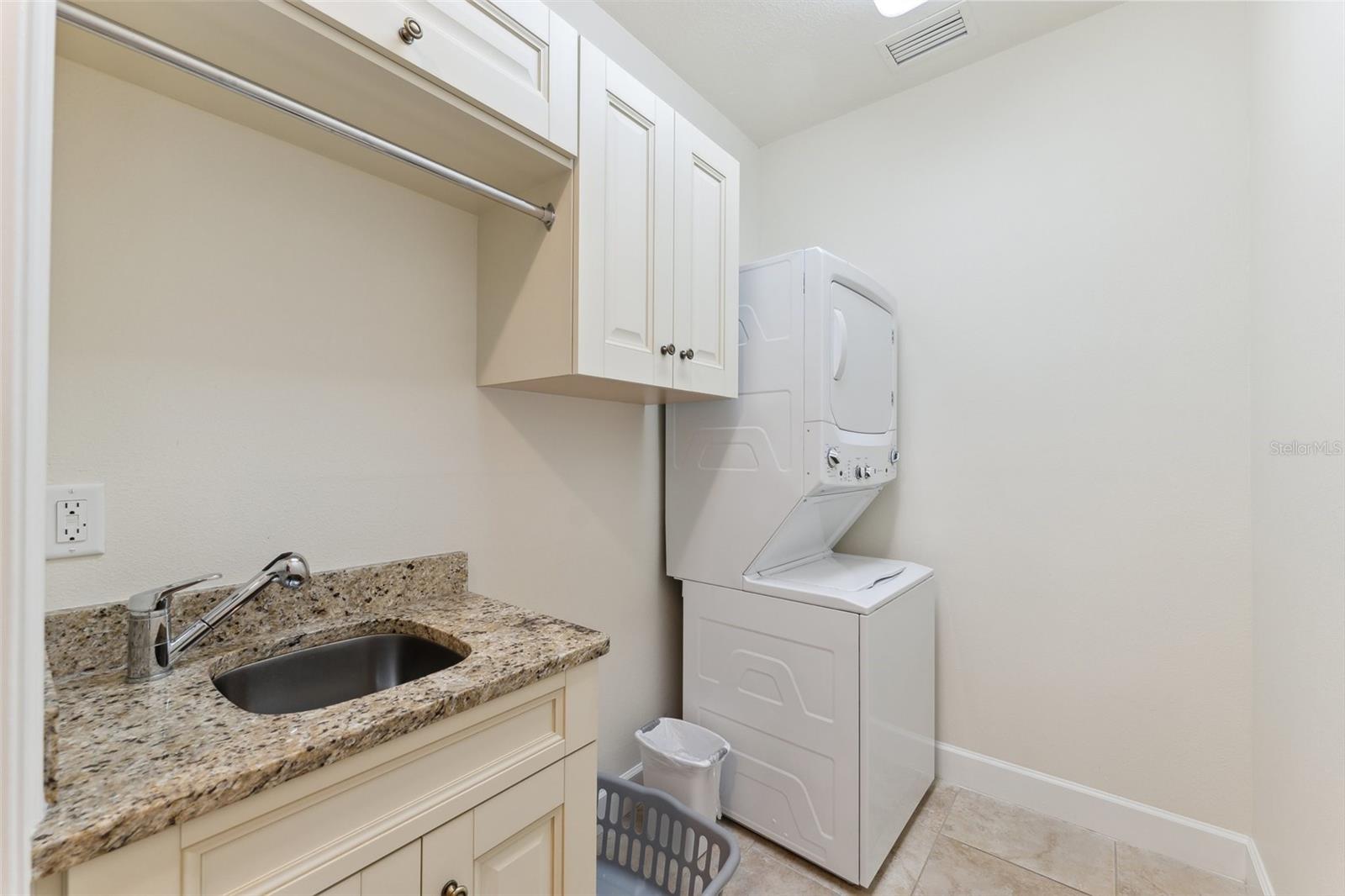 BELLEAIR ESTATES - Residential