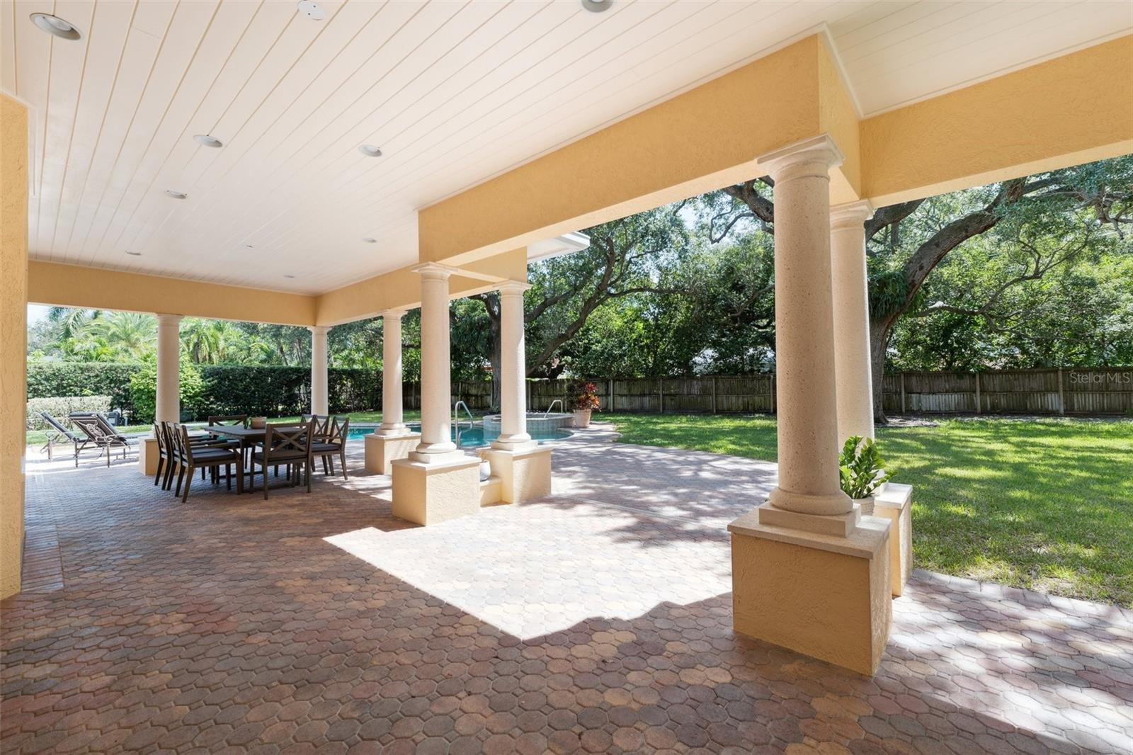 BELLEAIR ESTATES - Residential