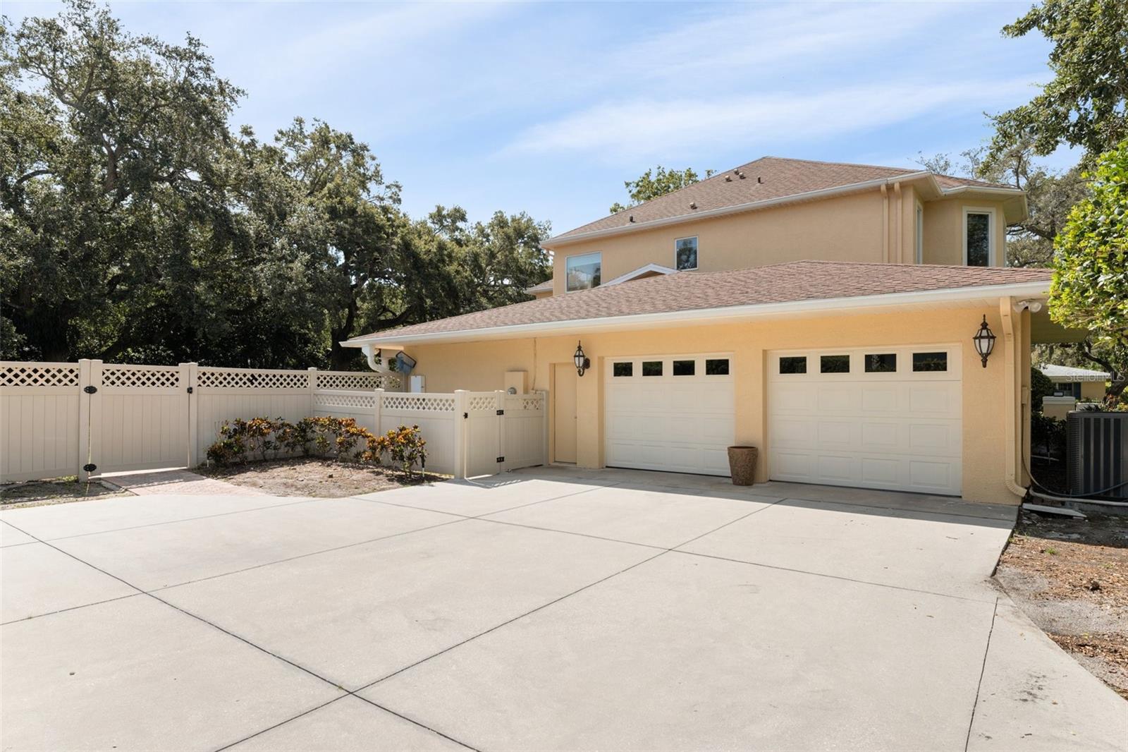 BELLEAIR ESTATES - Residential