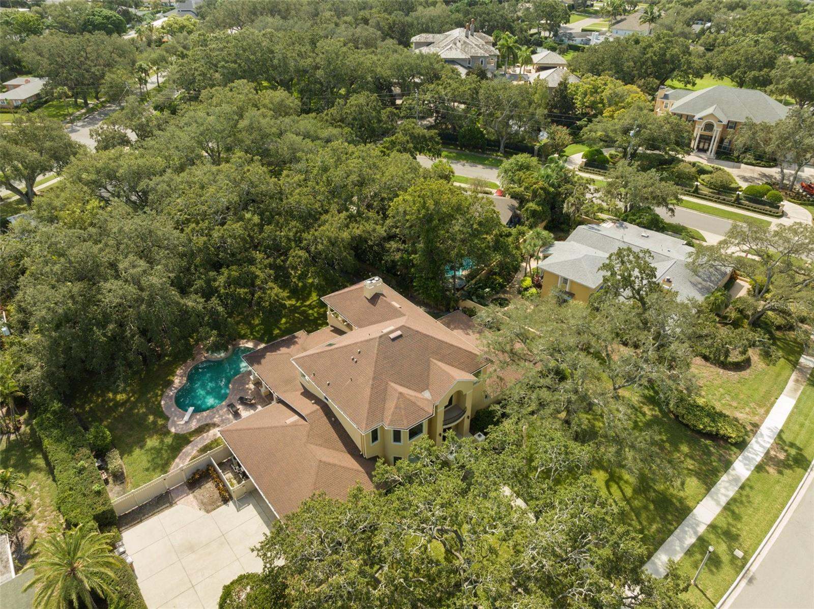 BELLEAIR ESTATES - Residential