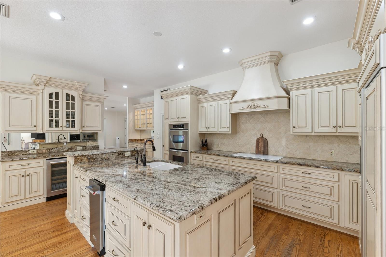 BELLEAIR ESTATES - Residential