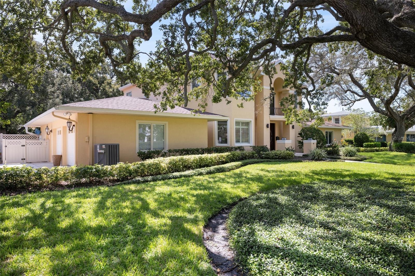 BELLEAIR ESTATES - Residential