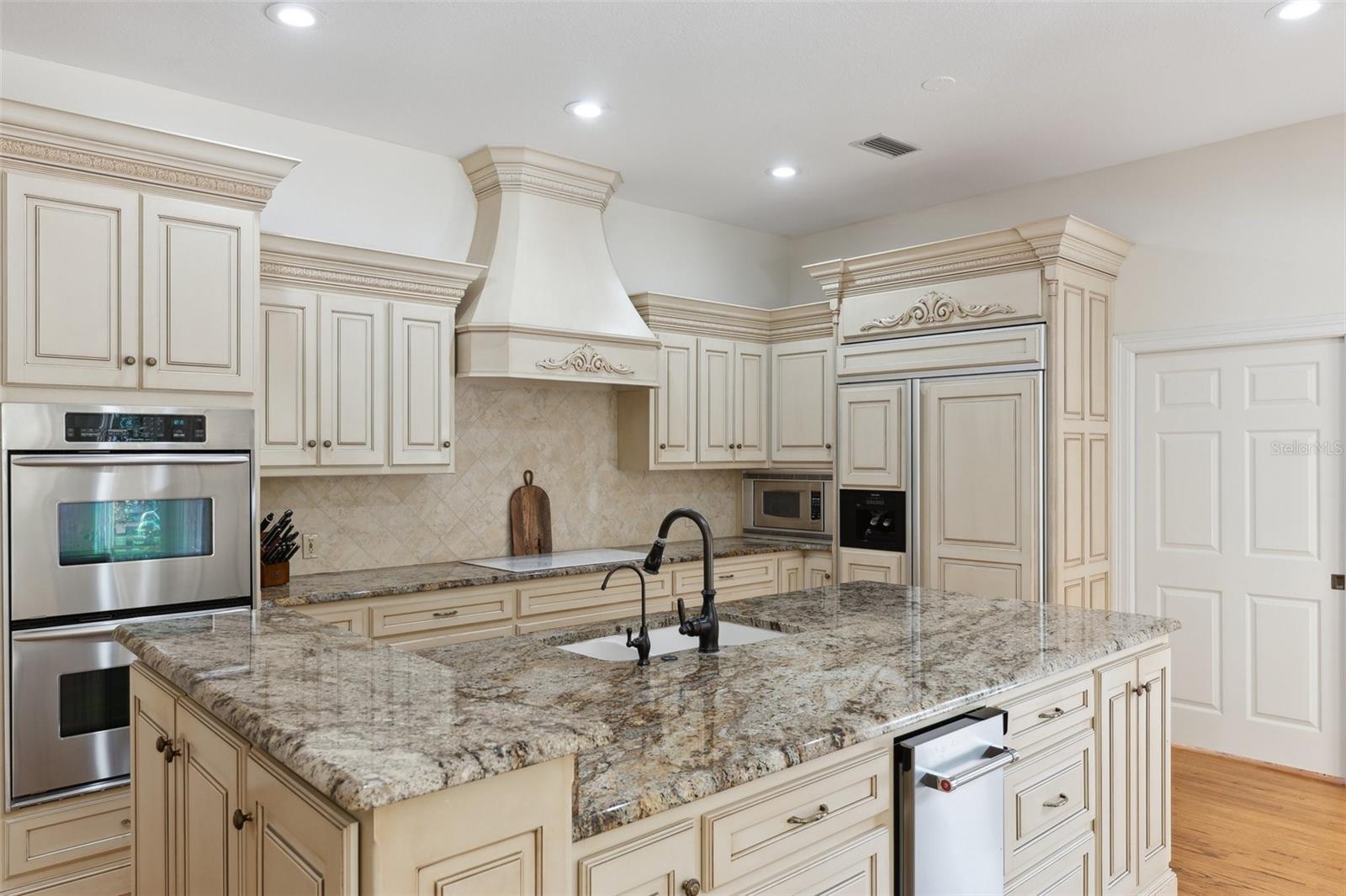 BELLEAIR ESTATES - Residential