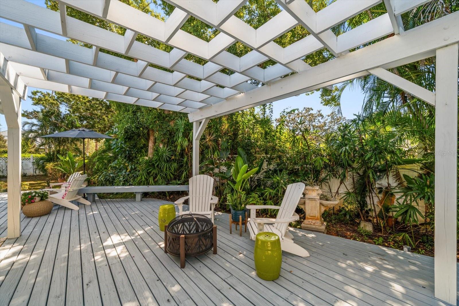 BELLEAIR ESTATES - Residential