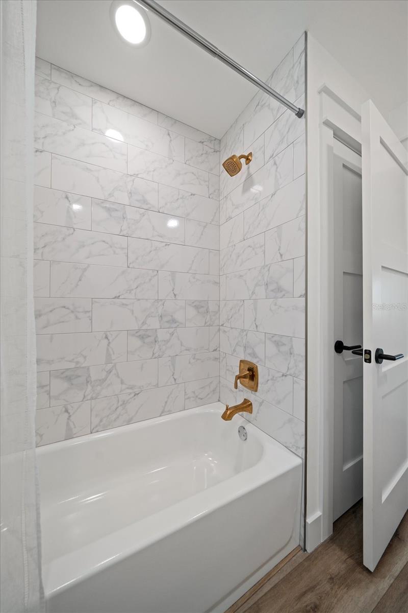 BELLEAIR ESTATES - Residential