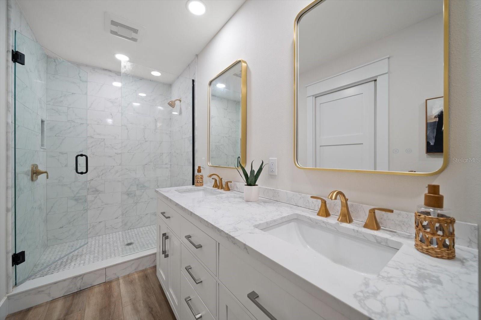 BELLEAIR ESTATES - Residential