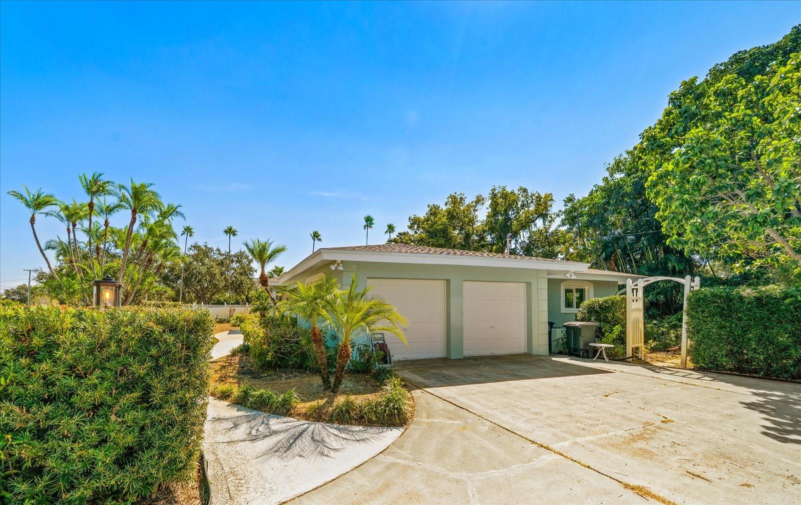 BELLEAIR ESTATES - Residential