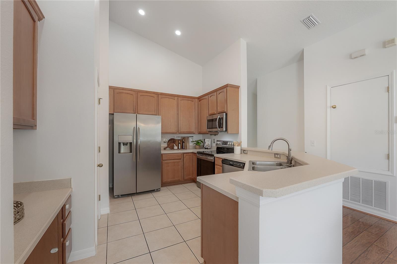 SADDLE CREEK MANOR - Residential