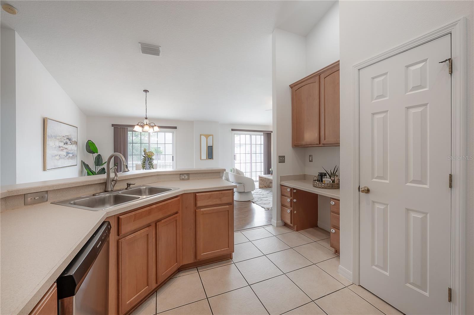 SADDLE CREEK MANOR - Residential