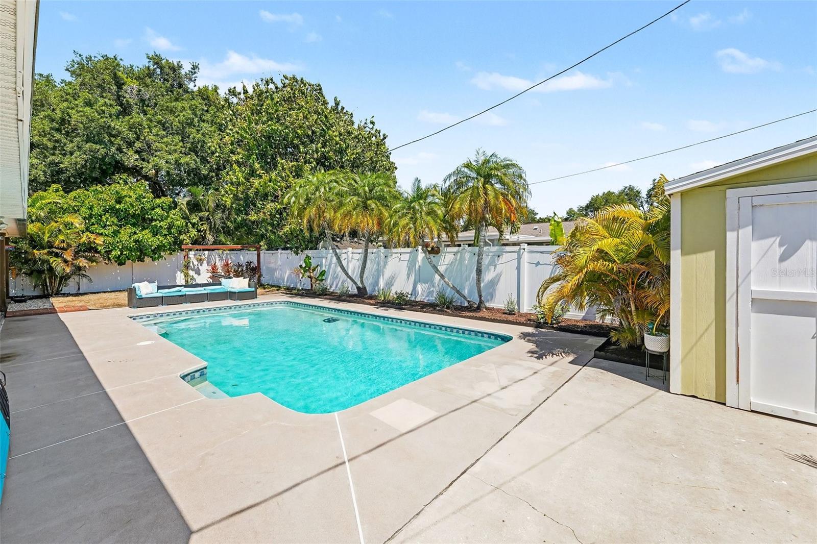 BAY PINES ESTATES UNIT 8 UNREC - Residential