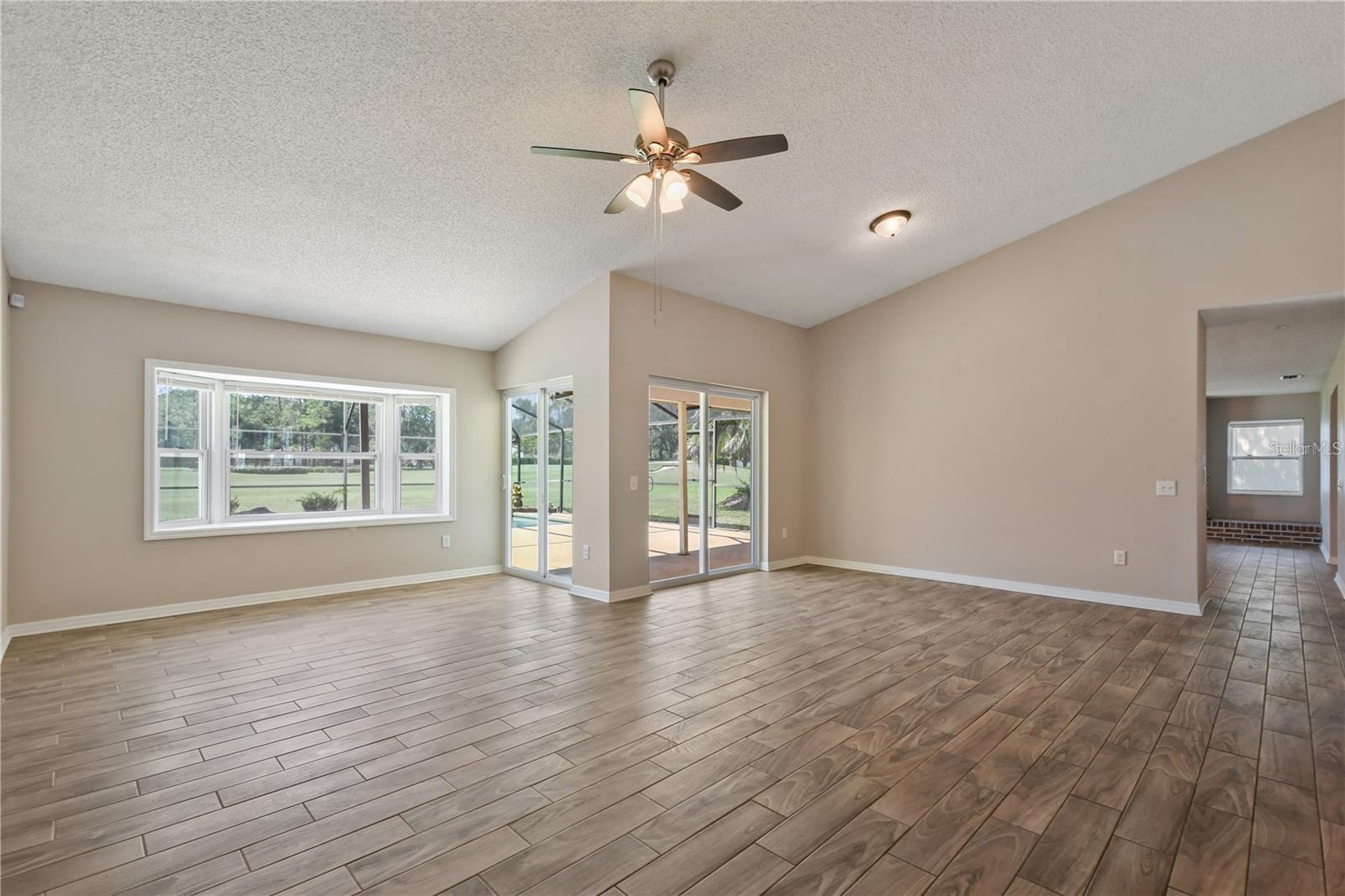 ORANGE TREE COUNTRY CLUBB - Residential