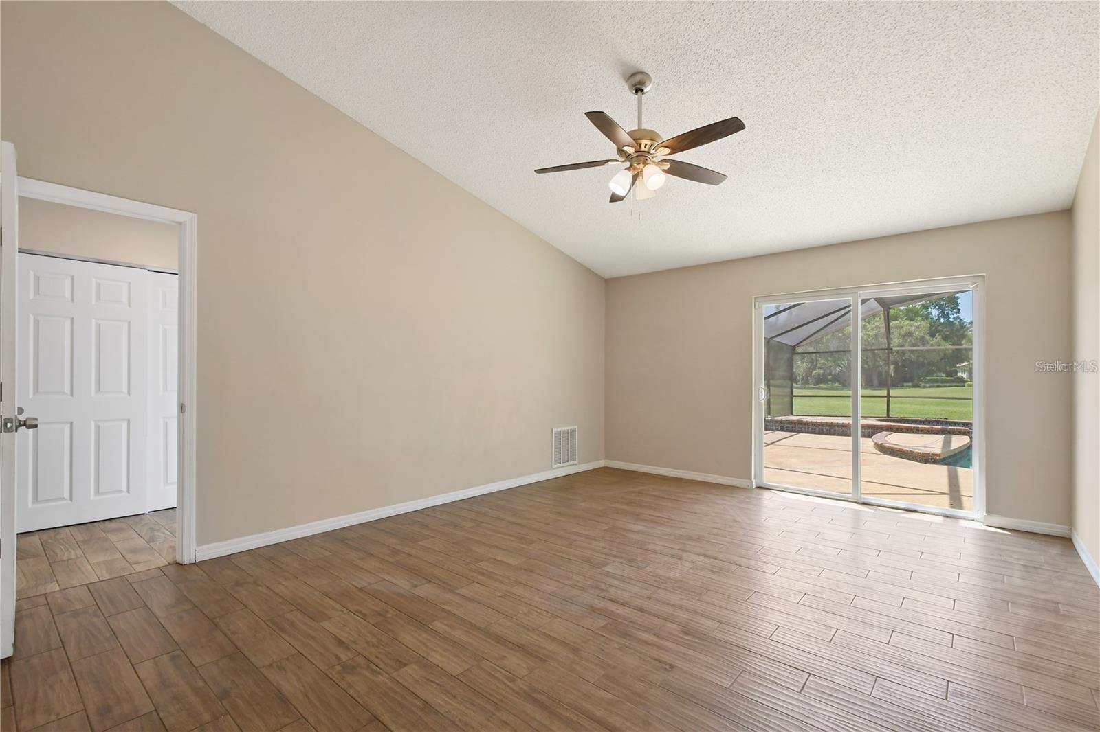 ORANGE TREE COUNTRY CLUBB - Residential