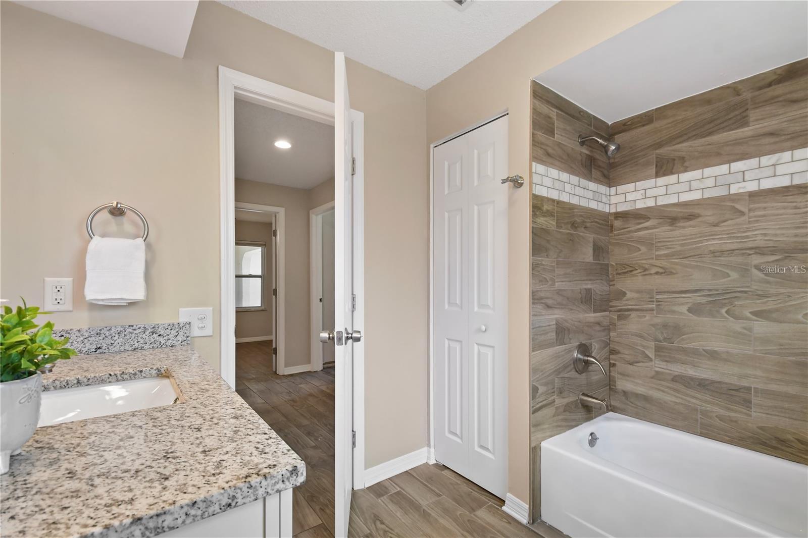 ORANGE TREE COUNTRY CLUBB - Residential