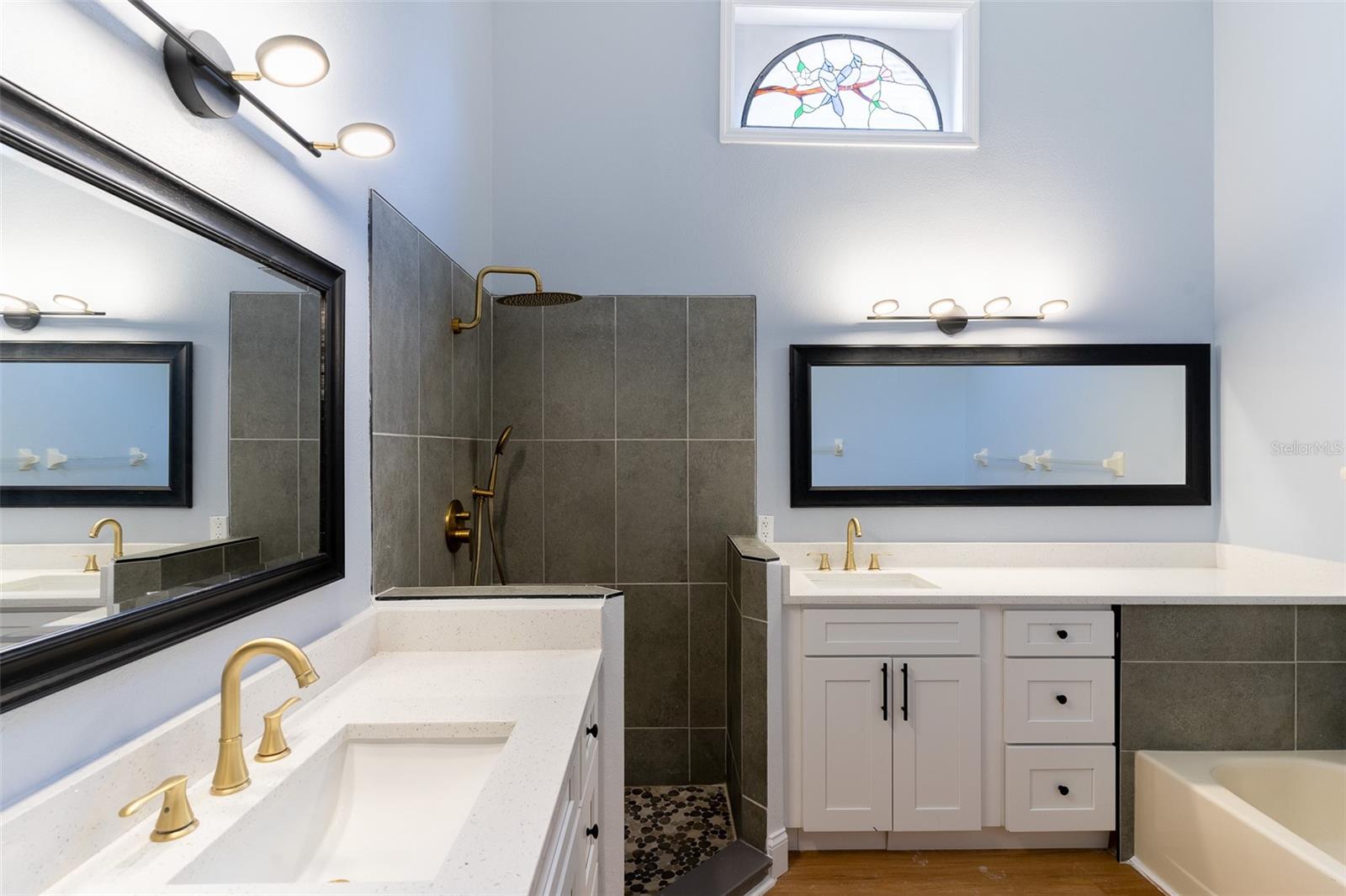 PINE ISLAND PH 01 - Residential