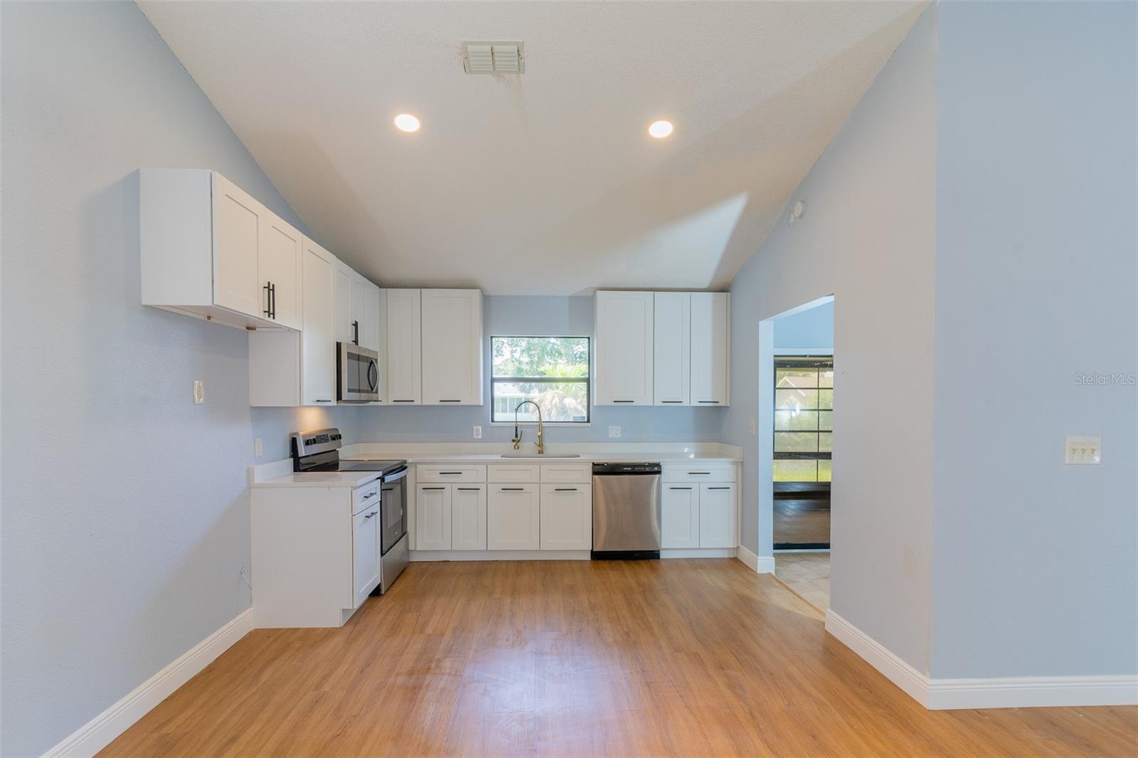 PINE ISLAND PH 01 - Residential