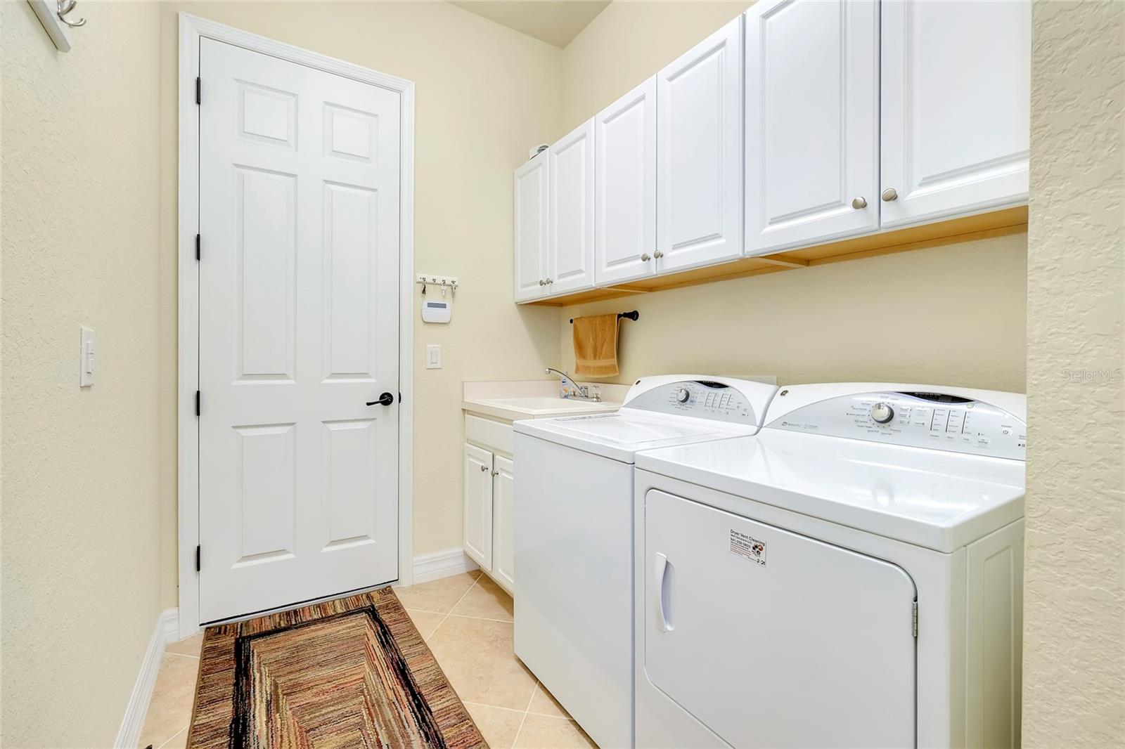 GRAN PARADISO PH 1 - Residential