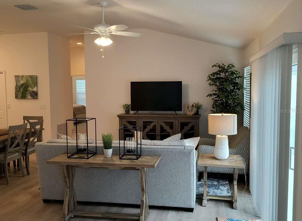 SOUTHERN OAKS UN #107 - Residential