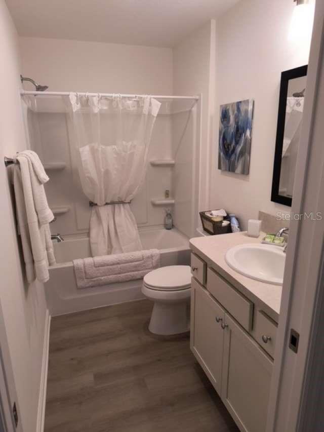 SOUTHERN OAKS UN #107 - Residential