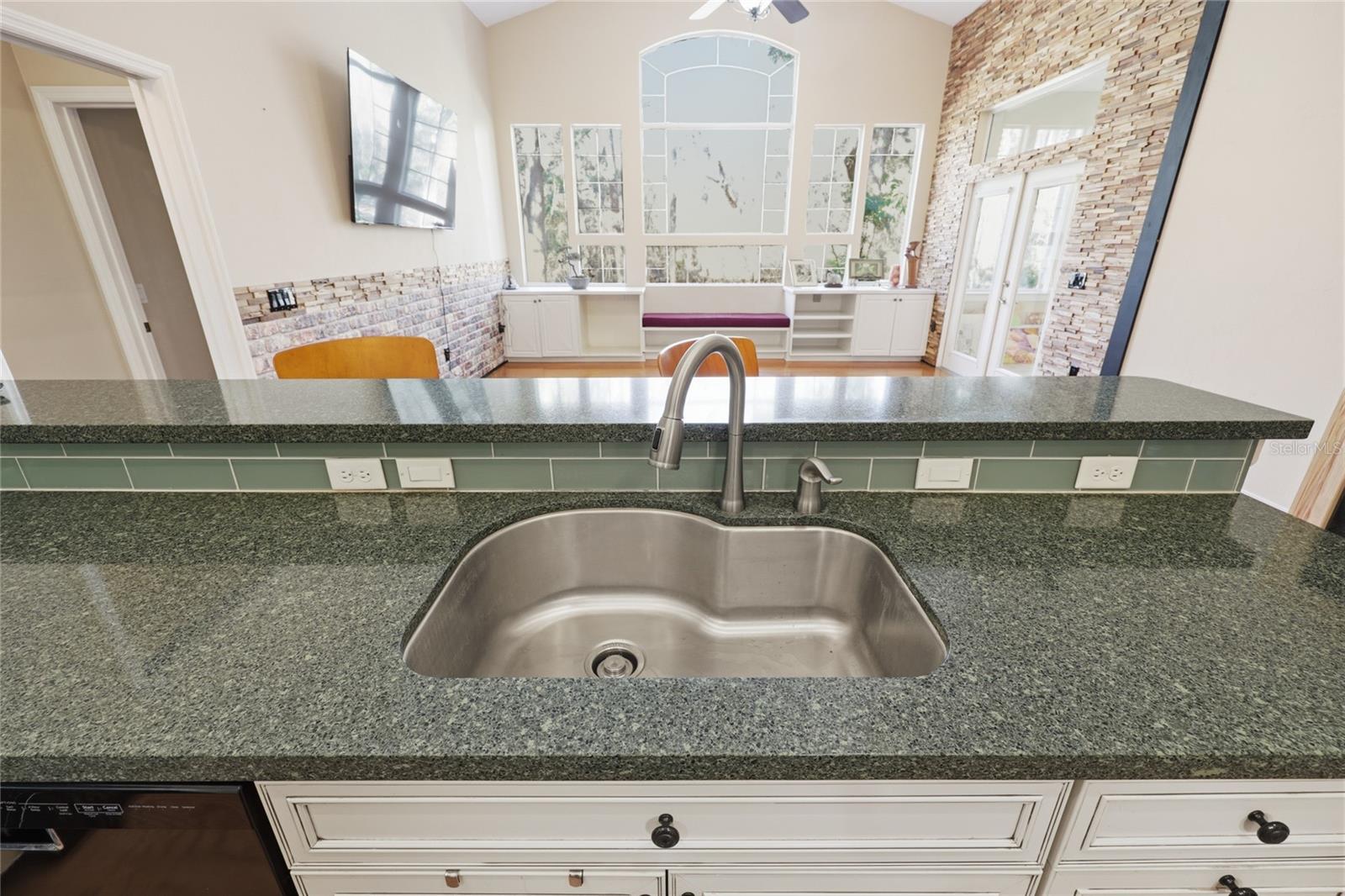 CAMBRIDGE FOREST PH V - Residential