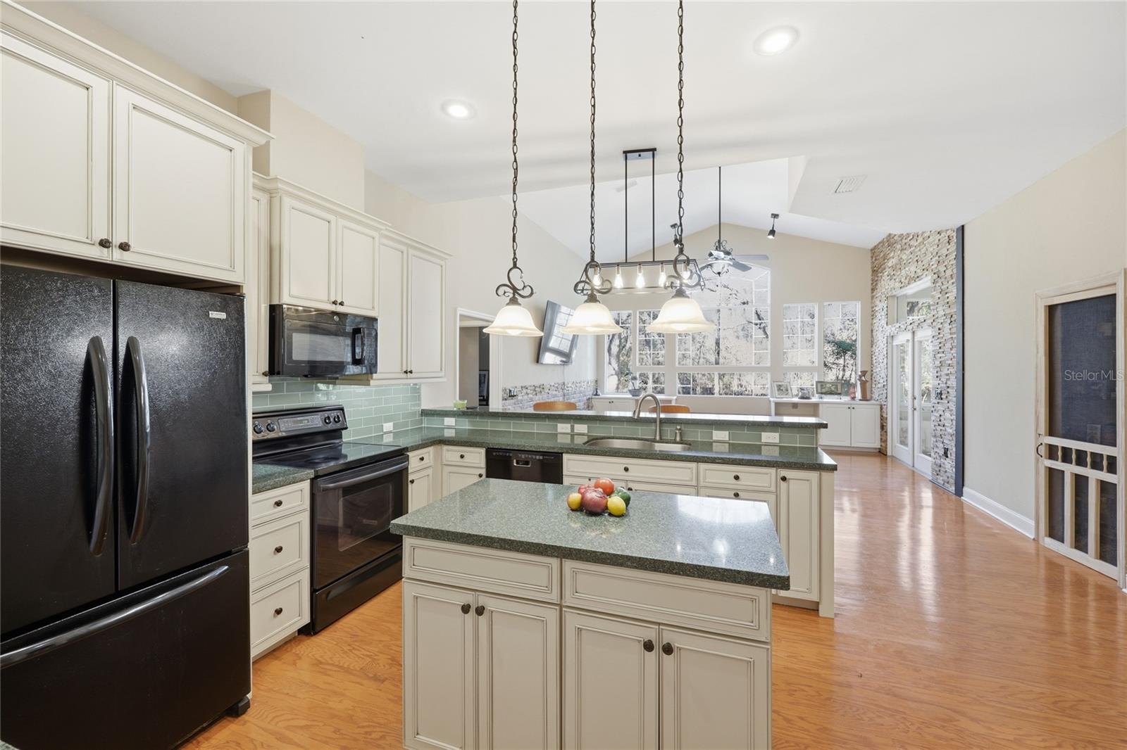 CAMBRIDGE FOREST PH V - Residential