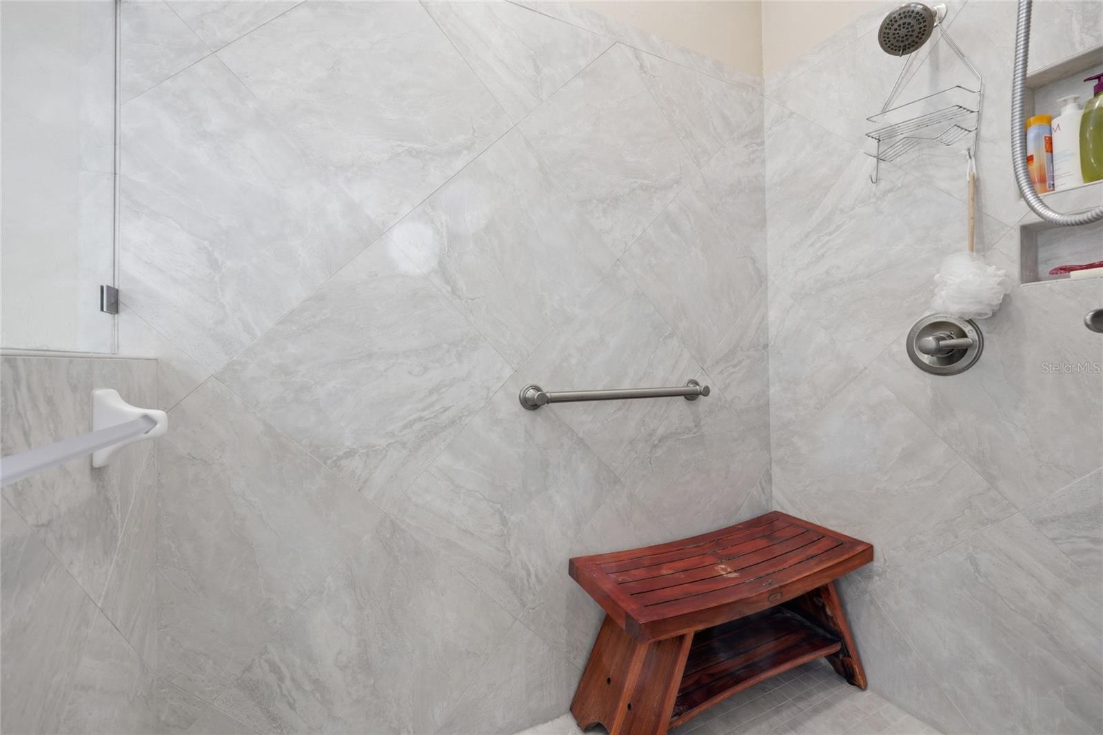 CAMBRIDGE FOREST PH V - Residential