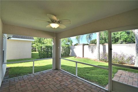 A home in WINTER HAVEN