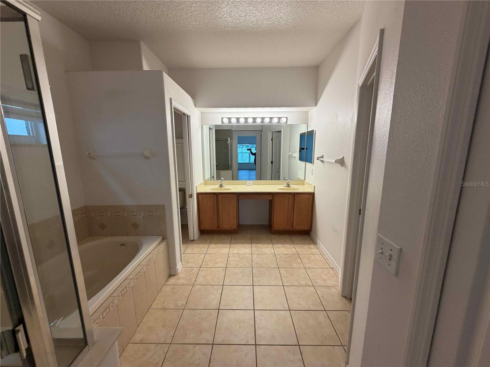 TIVOLI WOODS VILLAGE B 51 74 - Residential Lease