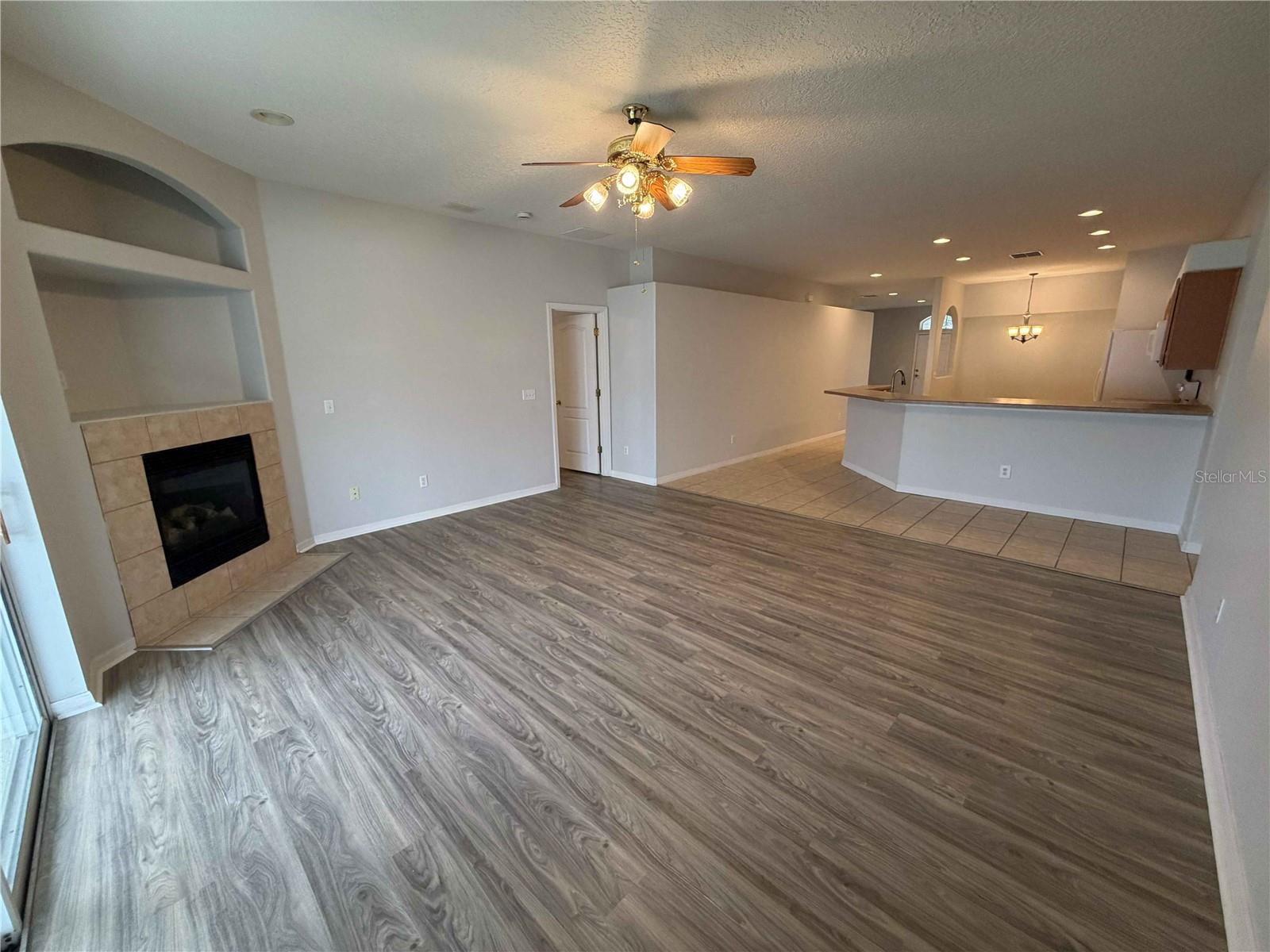 TIVOLI WOODS VILLAGE B 51 74 - Residential Lease