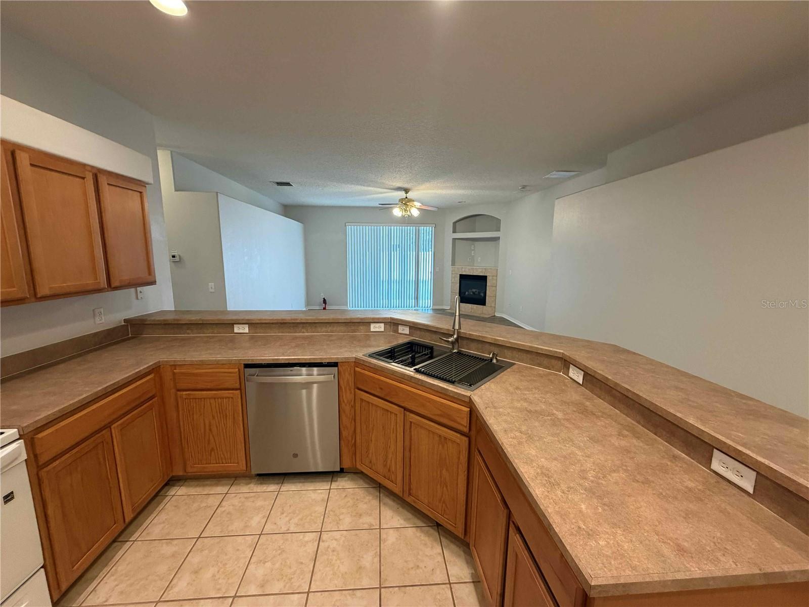 TIVOLI WOODS VILLAGE B 51 74 - Residential Lease