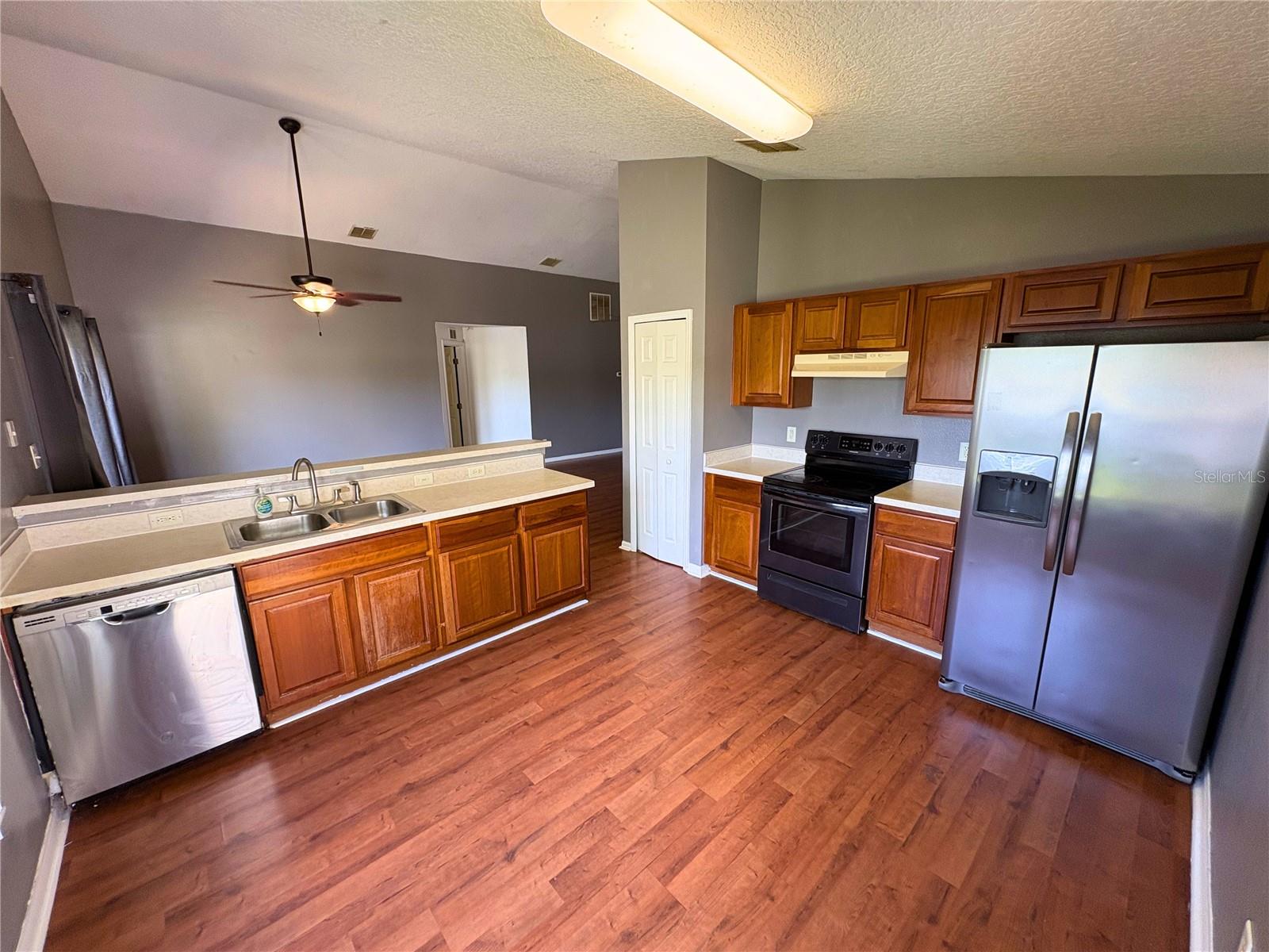 ROUSE RUN D & E - Residential Lease