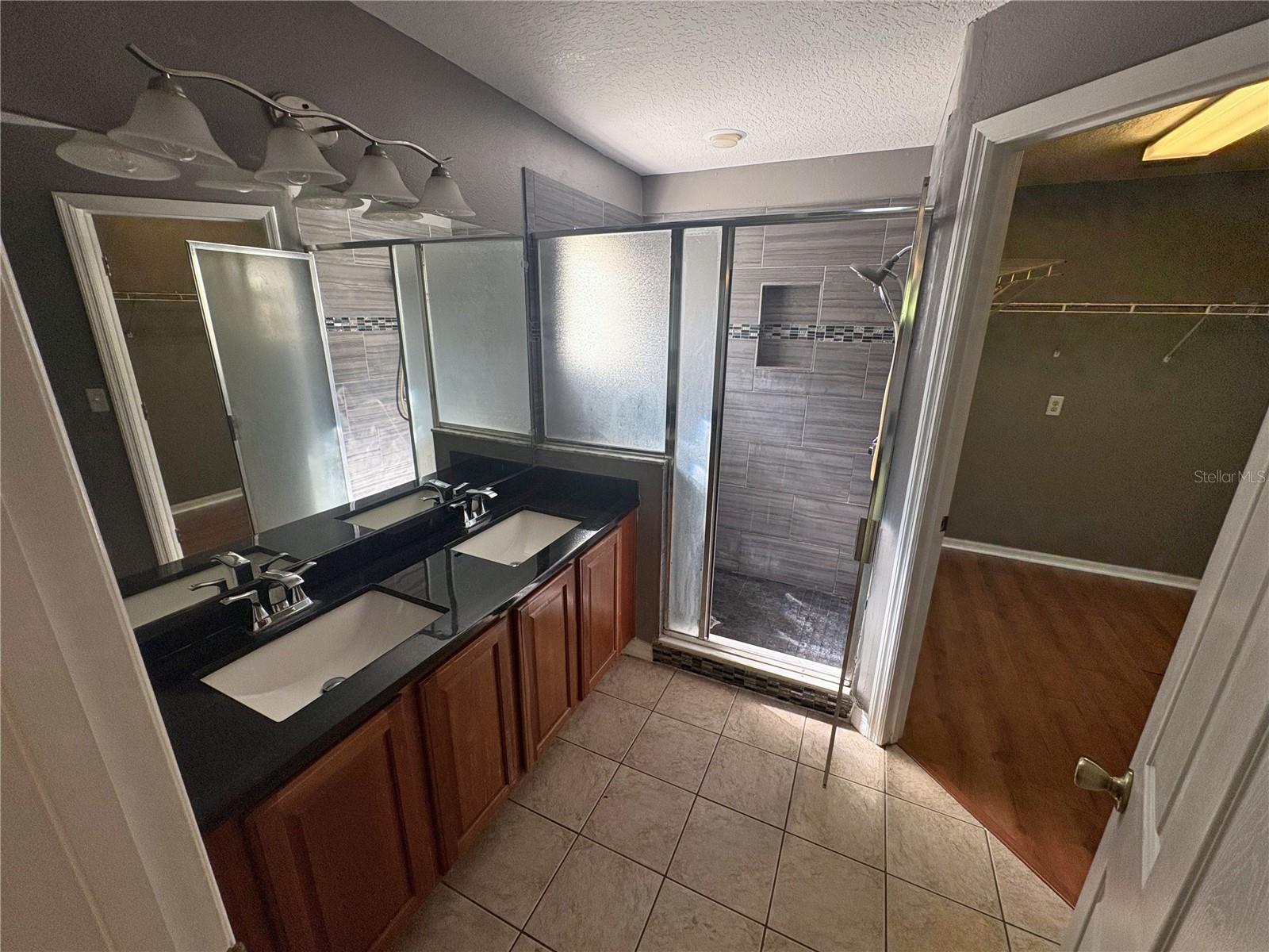 ROUSE RUN D & E - Residential Lease