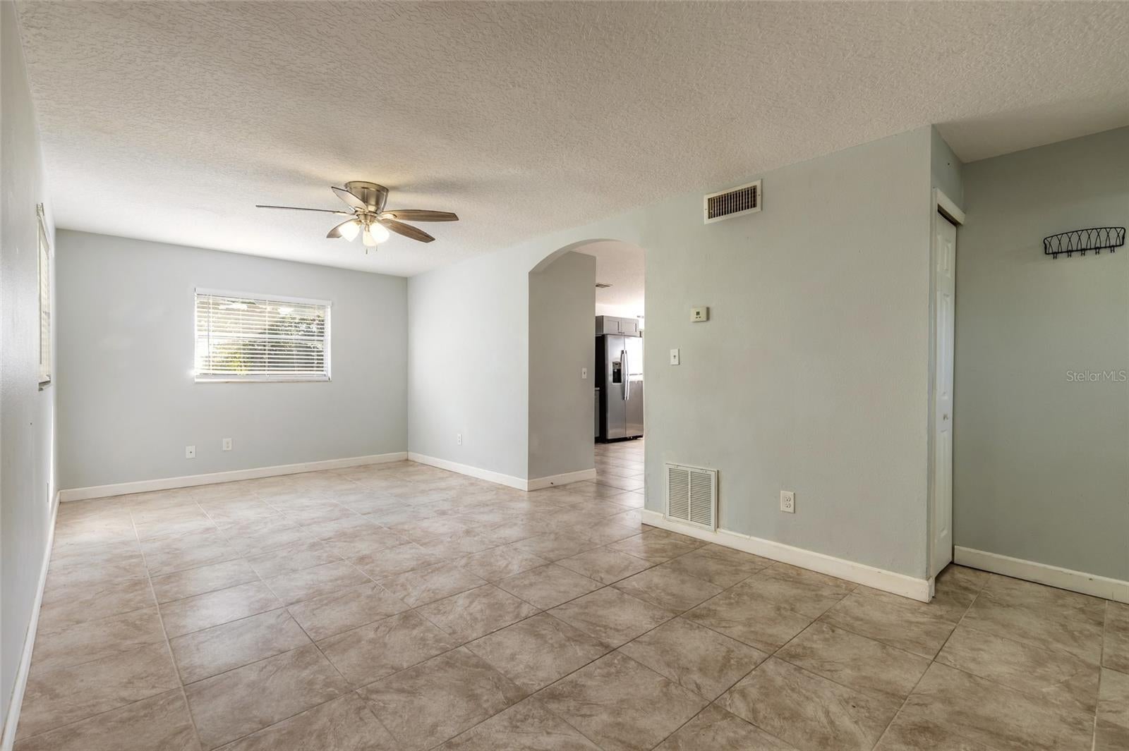 228 E HOLLY DRIVE