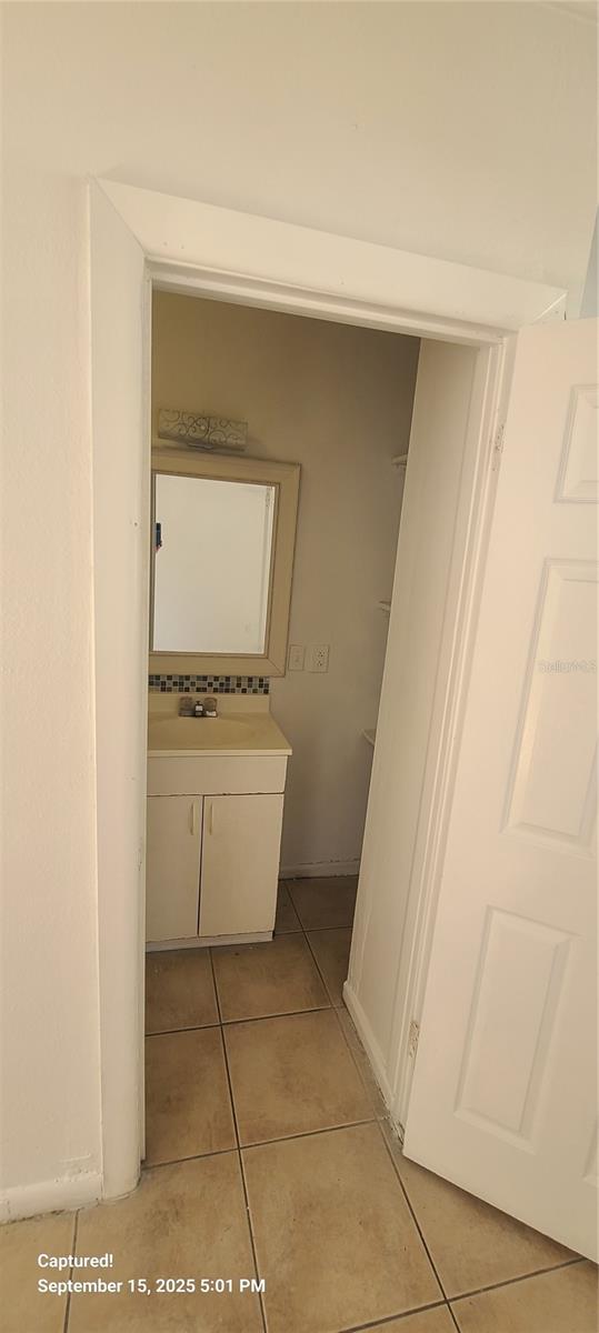 TAMPA TERRACE - Residential Lease