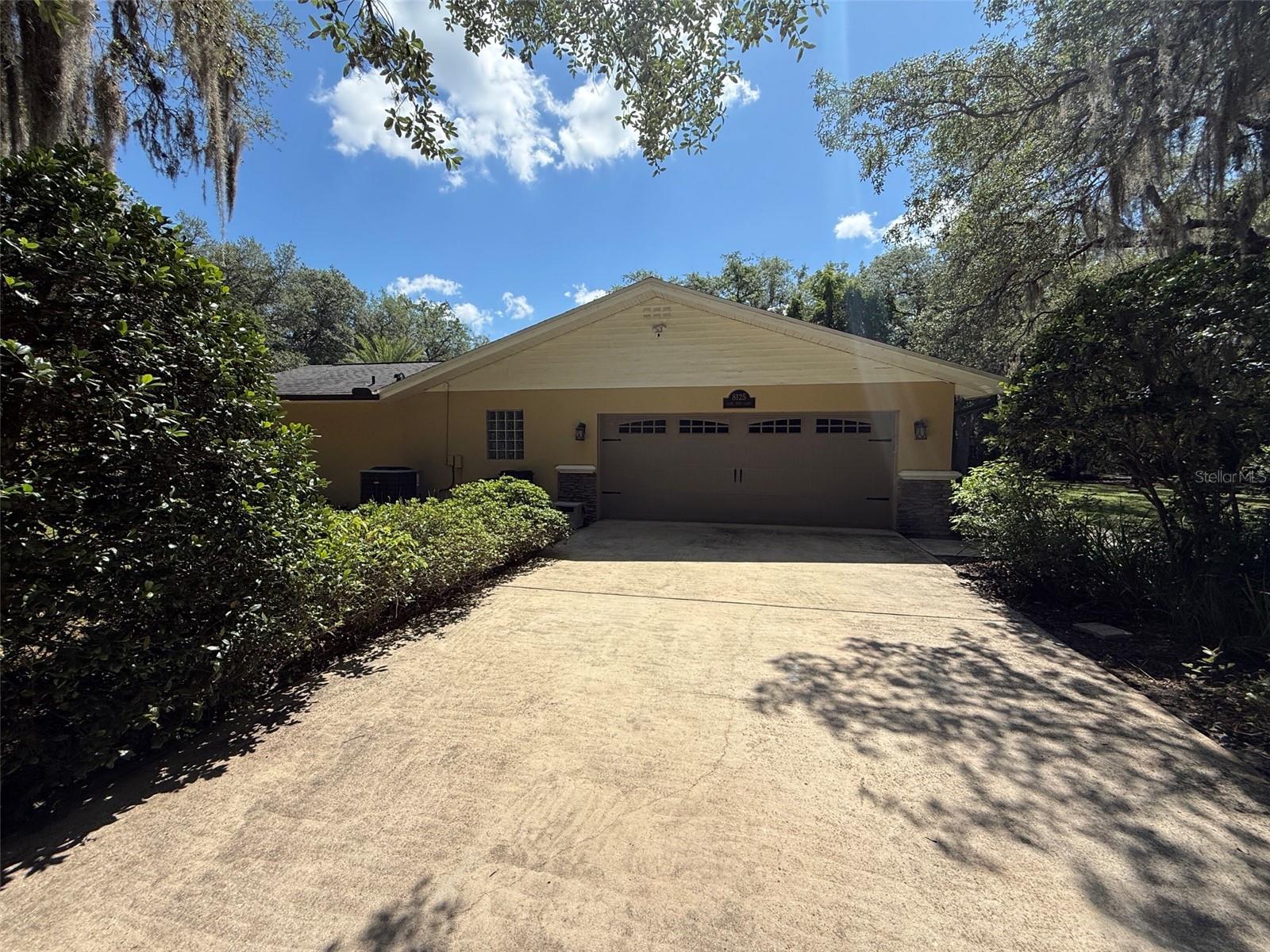 8125 LAKE ROSS LANE