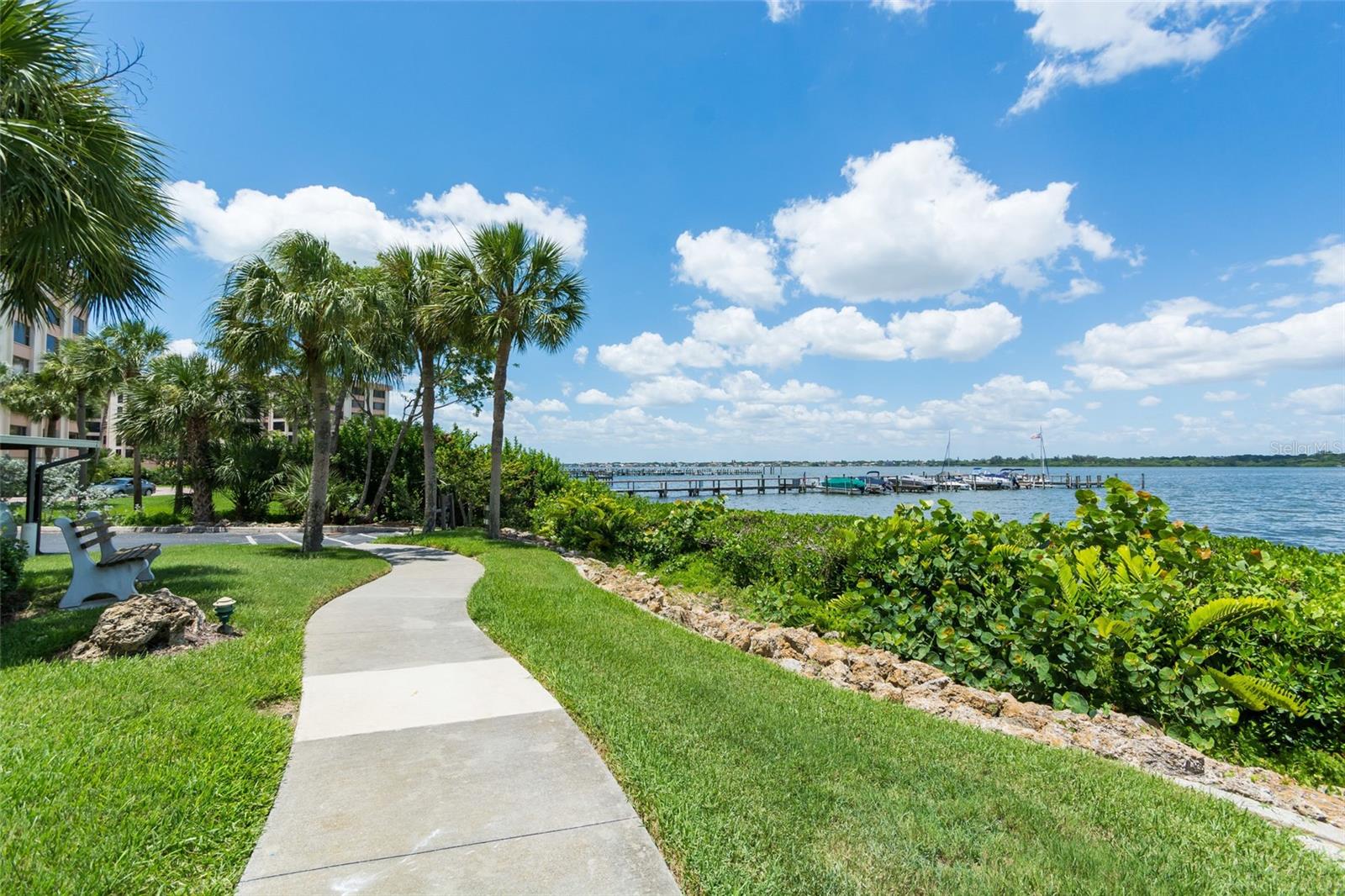 ISLAND REEF - Residential Lease