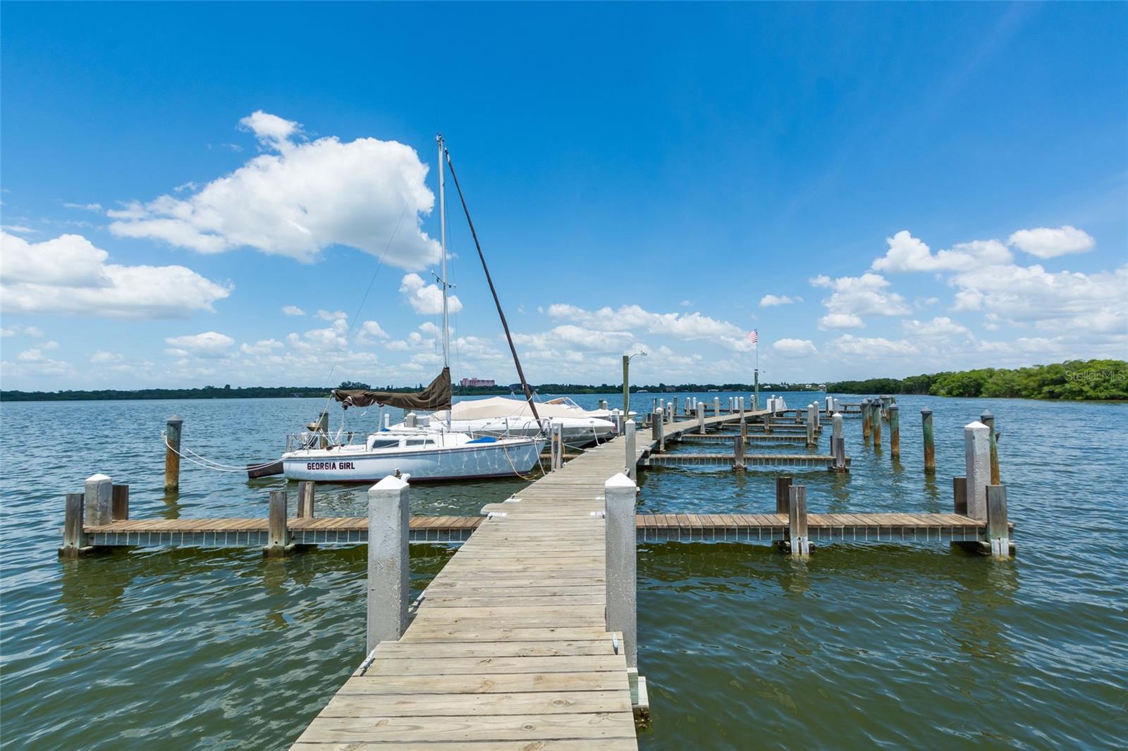 ISLAND REEF - Residential Lease
